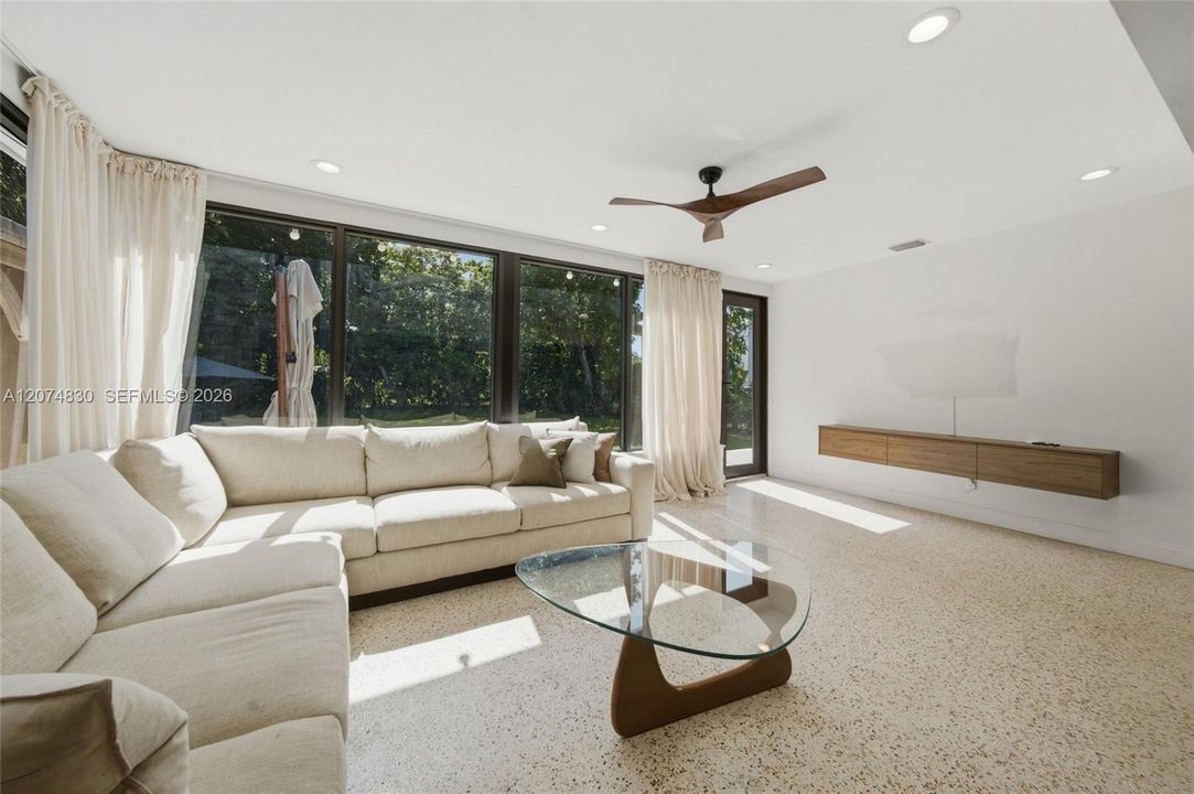 For Rent: $7,950 (4 beds, 3 baths, 2173 Square Feet)