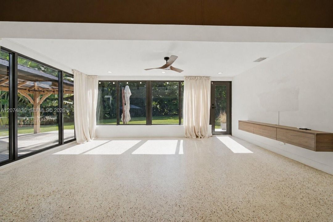 For Rent: $7,950 (4 beds, 3 baths, 2173 Square Feet)