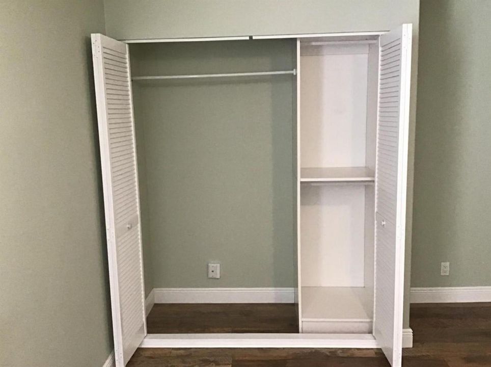 2nd Bedroom Closet