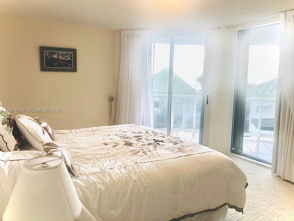For Rent: $5,800 (2 beds, 2 baths, 1670 Square Feet)