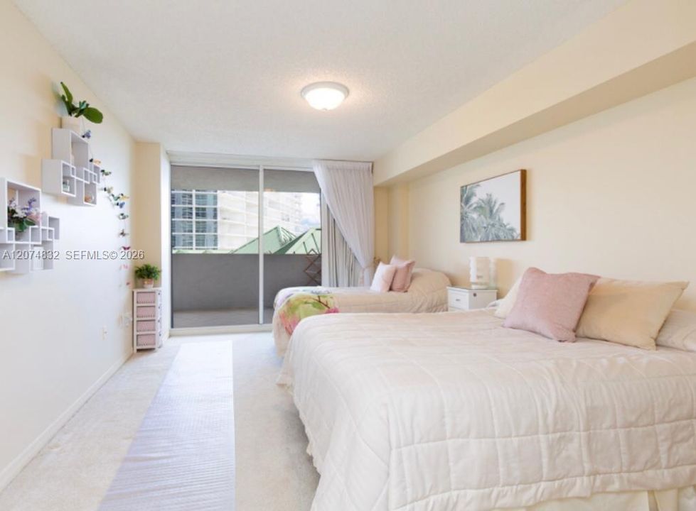 For Rent: $5,800 (2 beds, 2 baths, 1670 Square Feet)