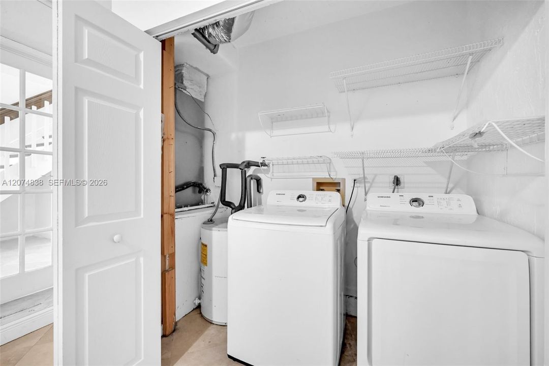 Activo con contrato: $2,900 (3 camas, 2 baños, 1440 Pies cuadrados)