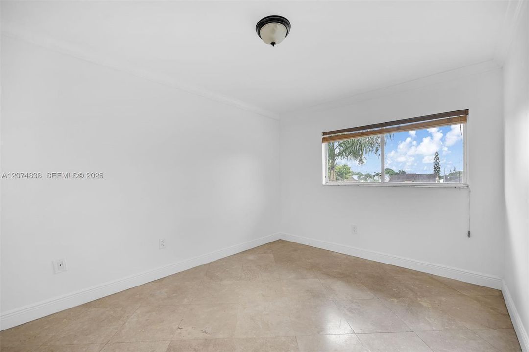 Activo con contrato: $2,900 (3 camas, 2 baños, 1440 Pies cuadrados)
