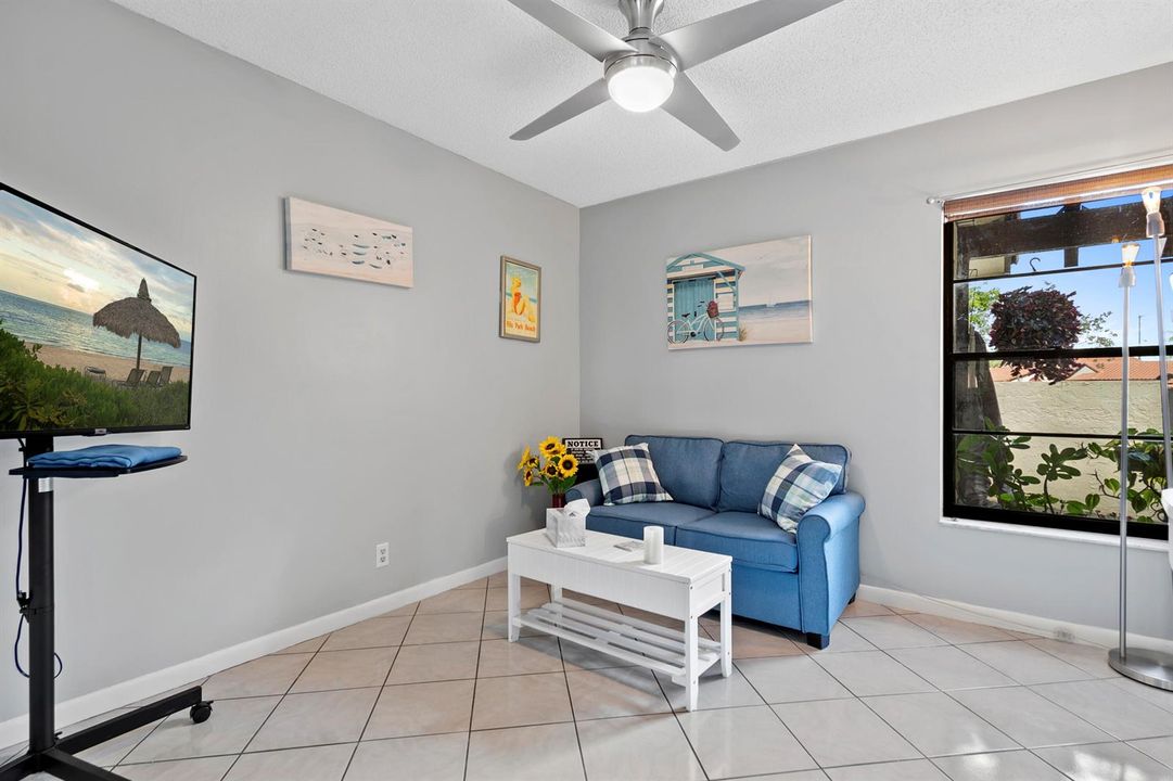 3rd bedroom w sofa bed