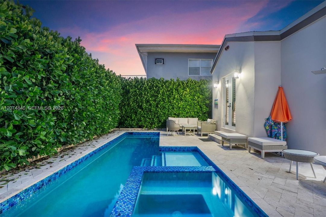 En Venta: $1,800,000 (3 camas, 2 baños, 1982 Pies cuadrados)