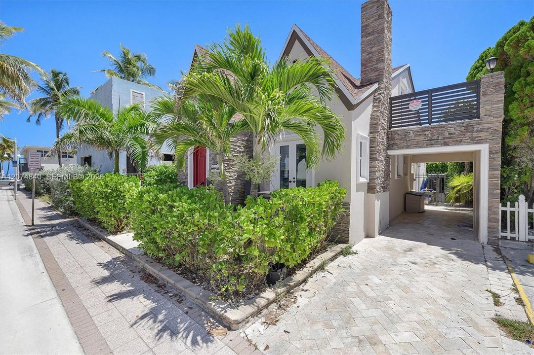 En Venta: $1,800,000 (3 camas, 2 baños, 1982 Pies cuadrados)