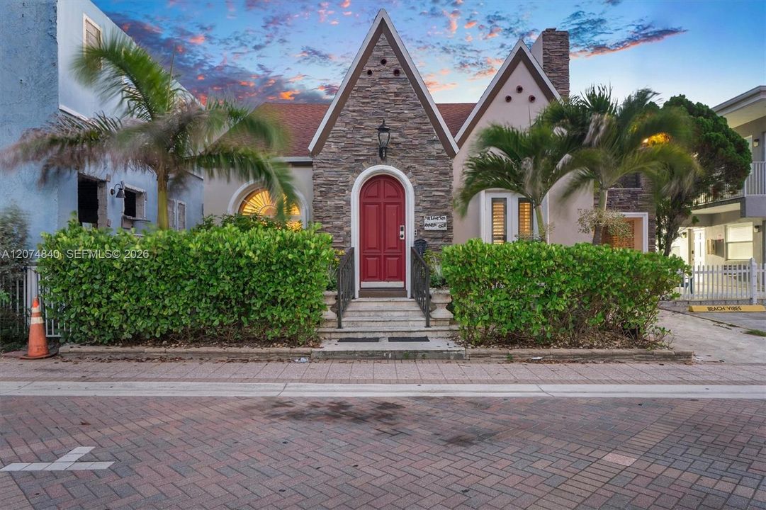 En Venta: $1,800,000 (3 camas, 2 baños, 1982 Pies cuadrados)