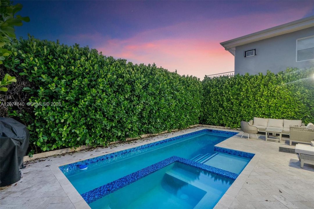 En Venta: $1,800,000 (3 camas, 2 baños, 1982 Pies cuadrados)