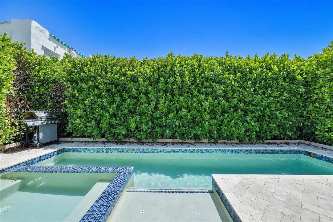 En Venta: $1,800,000 (3 camas, 2 baños, 1982 Pies cuadrados)