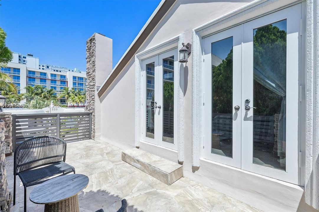 En Venta: $1,800,000 (3 camas, 2 baños, 1982 Pies cuadrados)