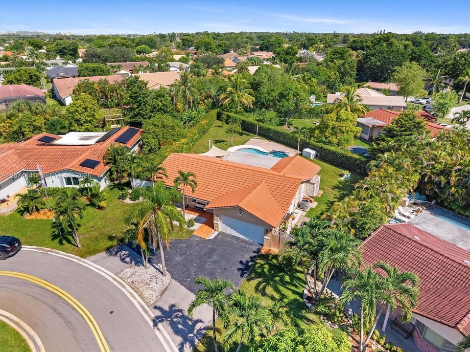 For Sale: $615,000 (3 beds, 2 baths, 1604 Square Feet)
