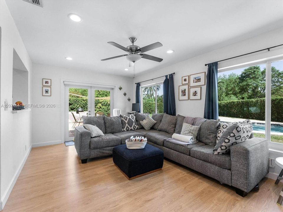 For Sale: $615,000 (3 beds, 2 baths, 1604 Square Feet)
