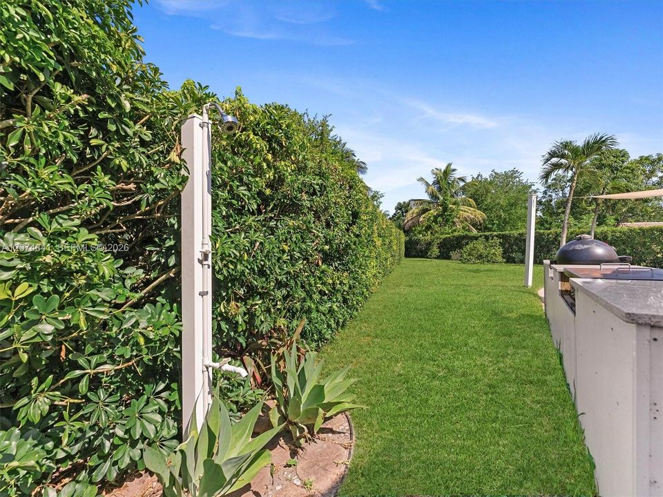 For Sale: $615,000 (3 beds, 2 baths, 1604 Square Feet)