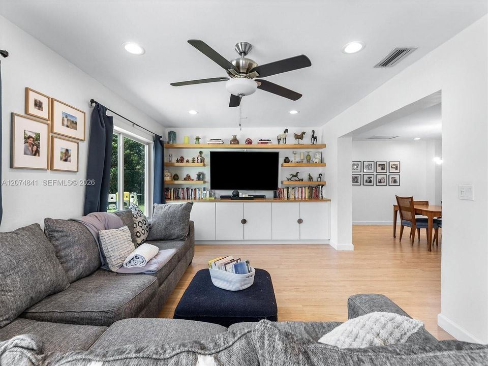 For Sale: $615,000 (3 beds, 2 baths, 1604 Square Feet)