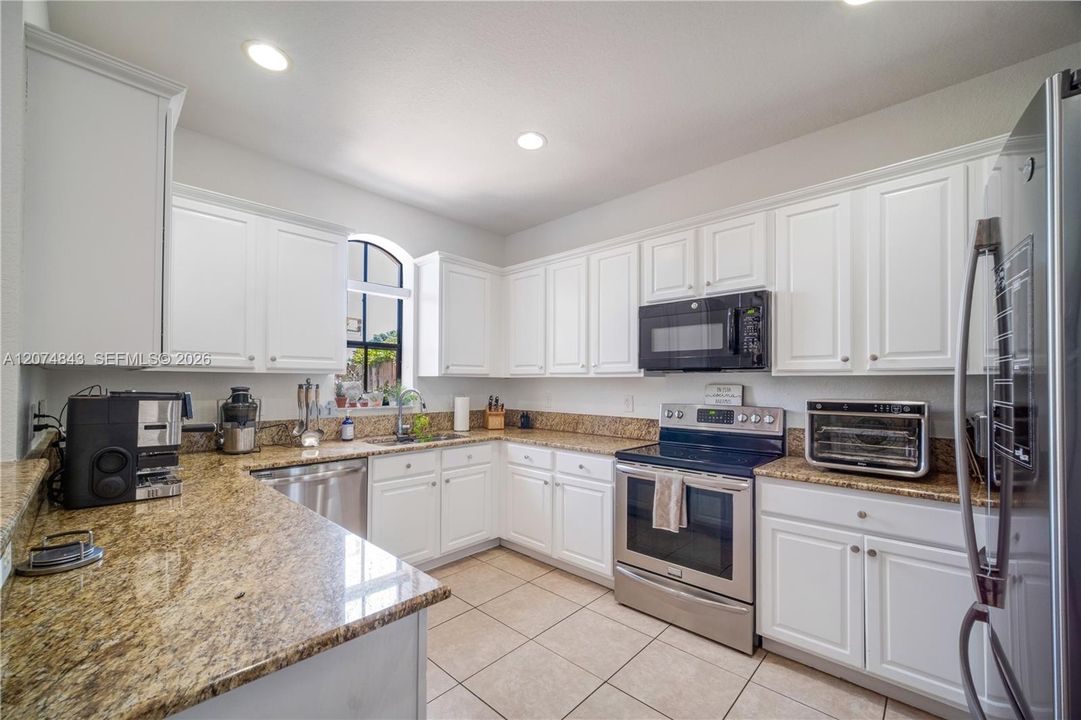For Sale: $639,900 (3 beds, 2 baths, 1838 Square Feet)