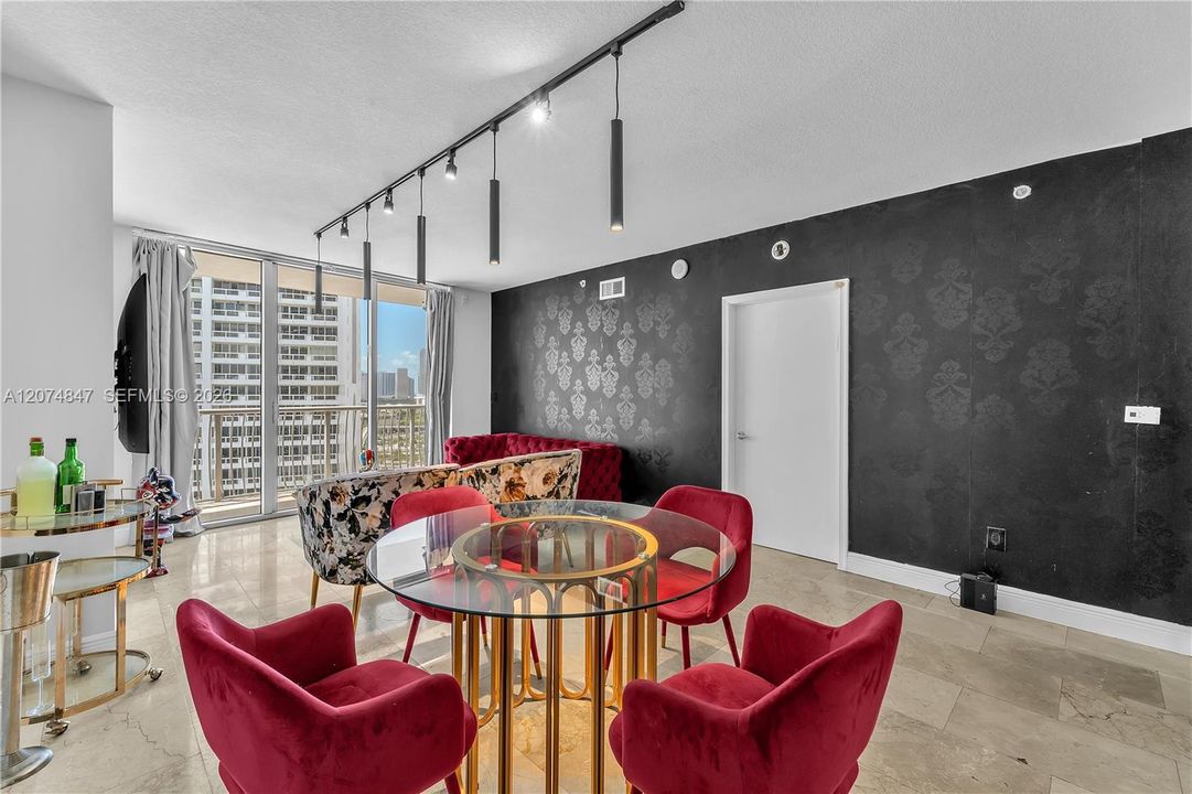 For Rent: $3,500 (1 beds, 1 baths, 791 Square Feet)