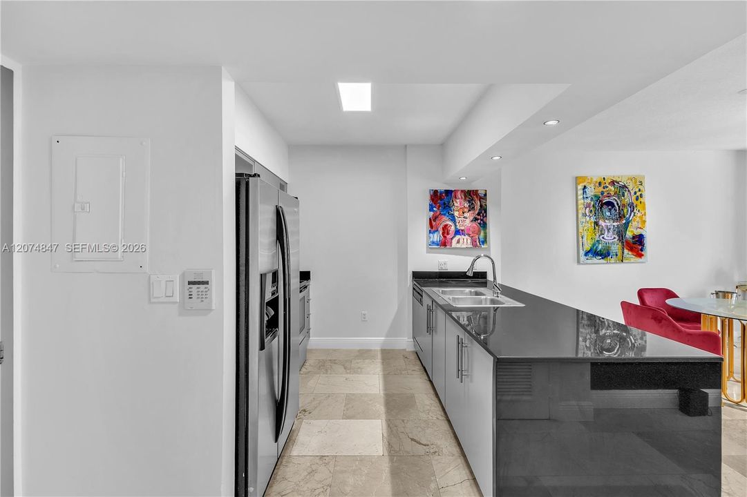 For Rent: $3,500 (1 beds, 1 baths, 791 Square Feet)