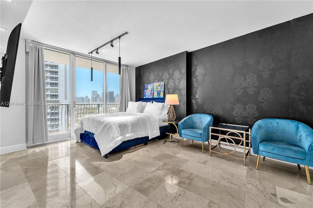 For Rent: $3,500 (1 beds, 1 baths, 791 Square Feet)