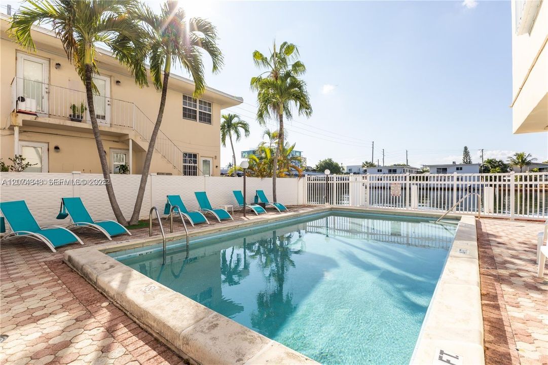 For Rent: $2,600 (2 beds, 2 baths, 1092 Square Feet)