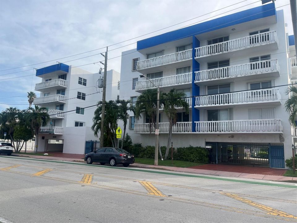 For Rent: $2,600 (2 beds, 2 baths, 1092 Square Feet)