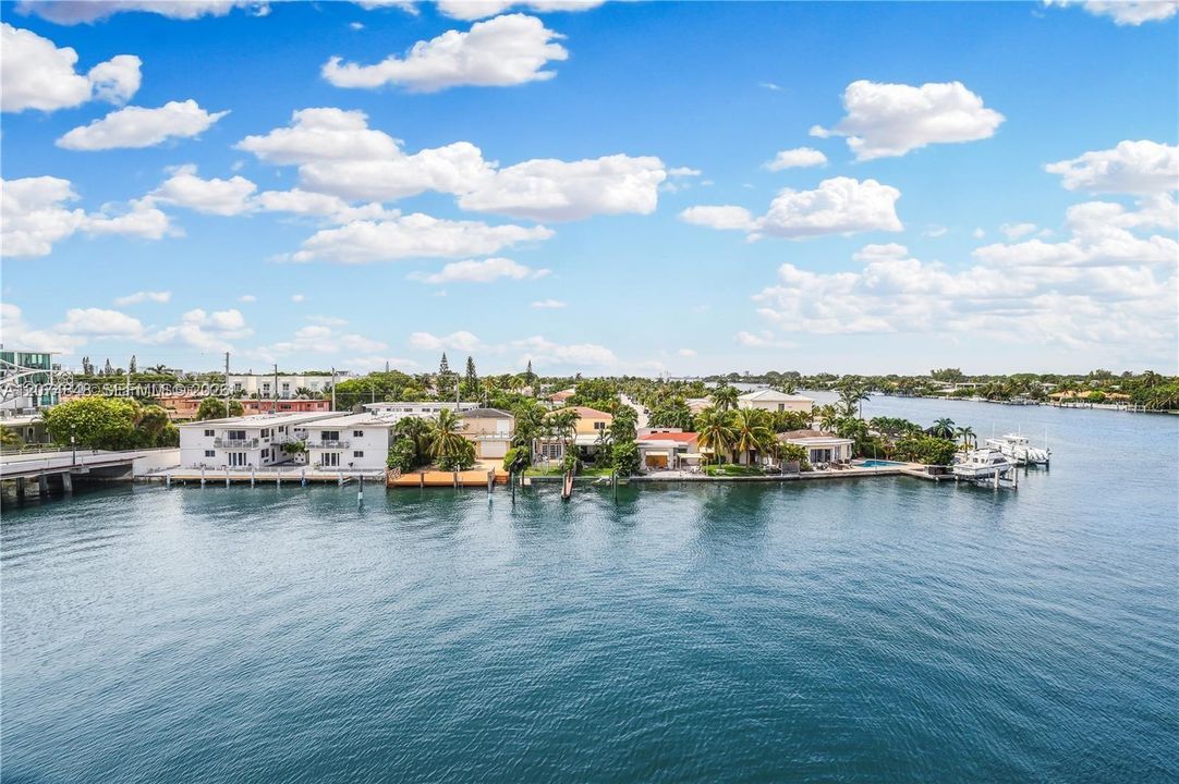 For Rent: $2,600 (2 beds, 2 baths, 1092 Square Feet)