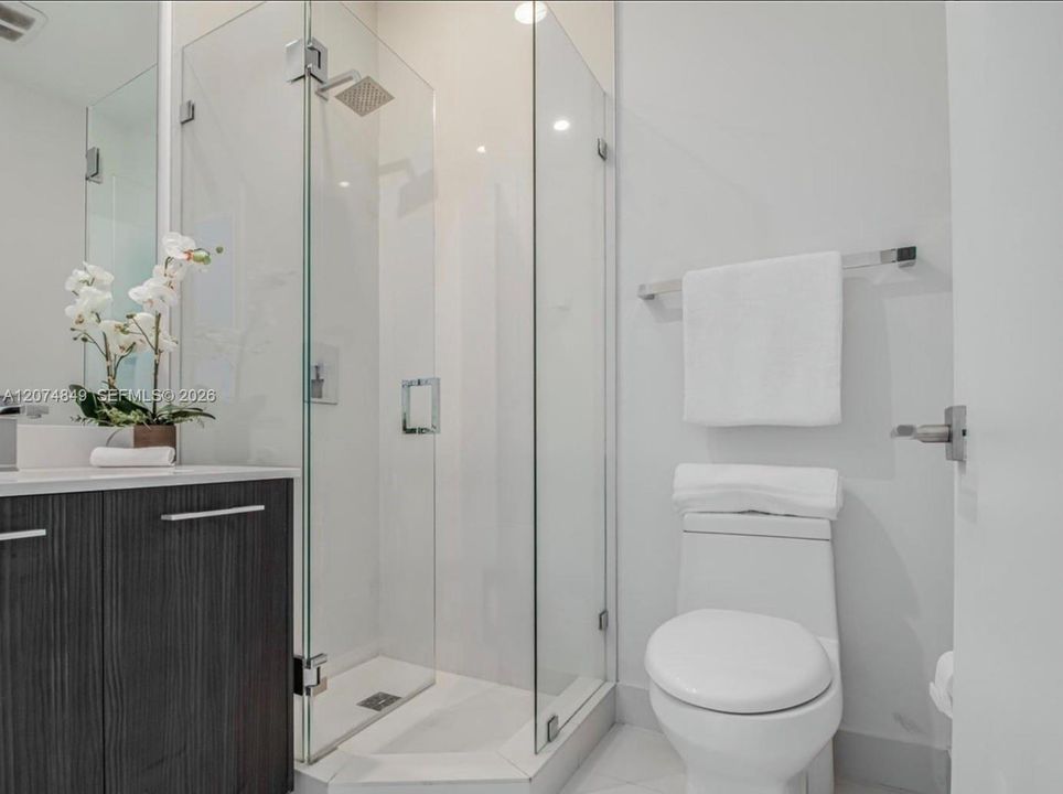For Rent: $7,800 (3 beds, 3 baths, 1470 Square Feet)