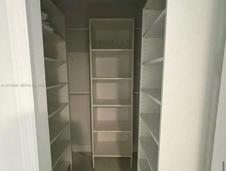 For Rent: $2,200 (2 beds, 2 baths, 1061 Square Feet)