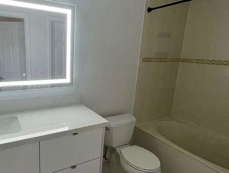 For Rent: $2,200 (2 beds, 2 baths, 1061 Square Feet)