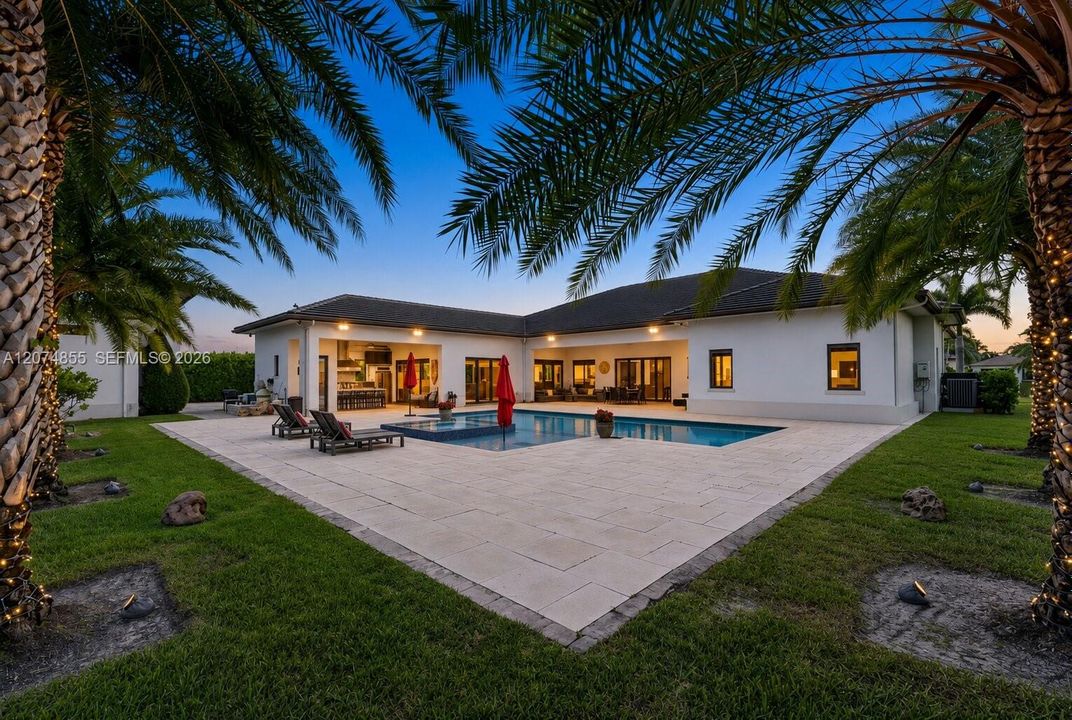 For Sale: $3,800,000 (6 beds, 6 baths, 4561 Square Feet)