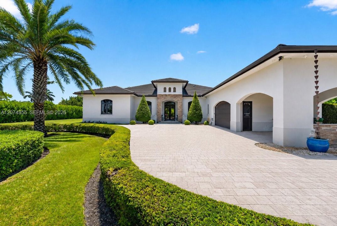 For Sale: $3,800,000 (6 beds, 6 baths, 4561 Square Feet)