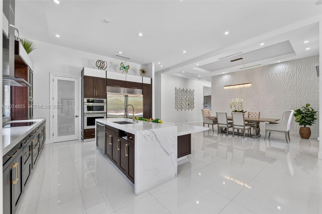 For Sale: $3,800,000 (6 beds, 6 baths, 4561 Square Feet)