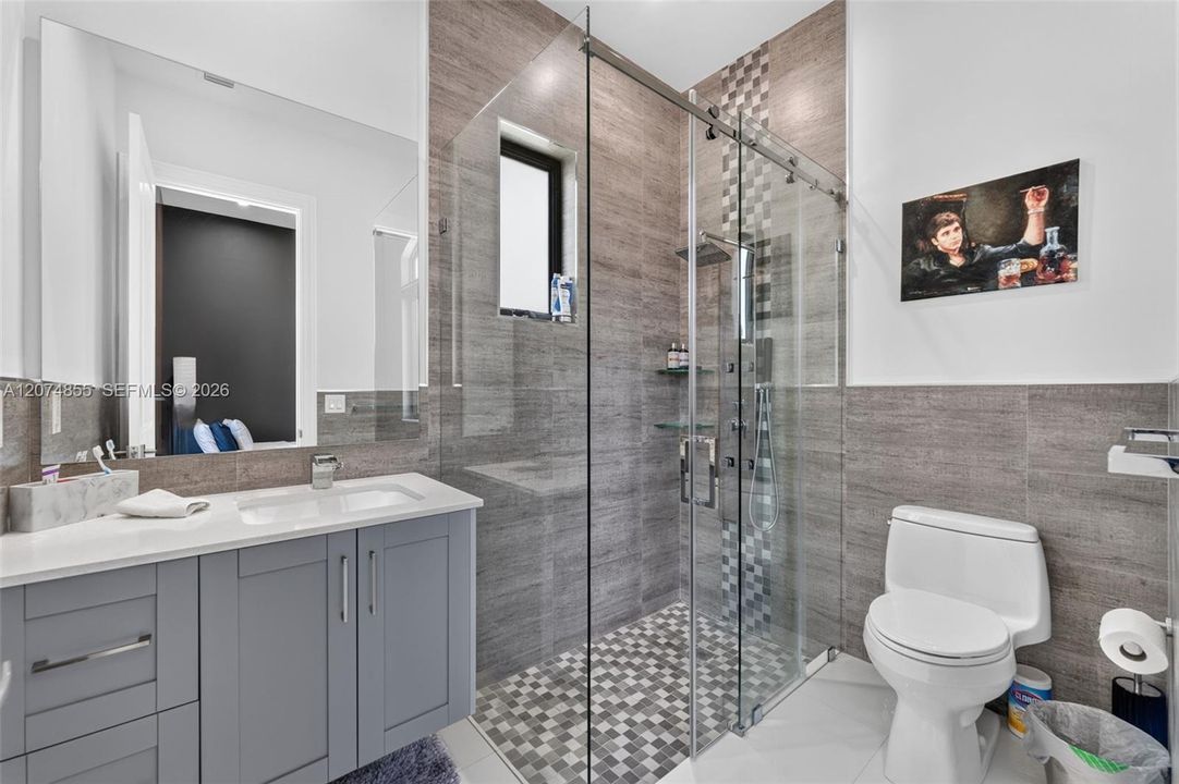 For Sale: $3,800,000 (6 beds, 6 baths, 4561 Square Feet)