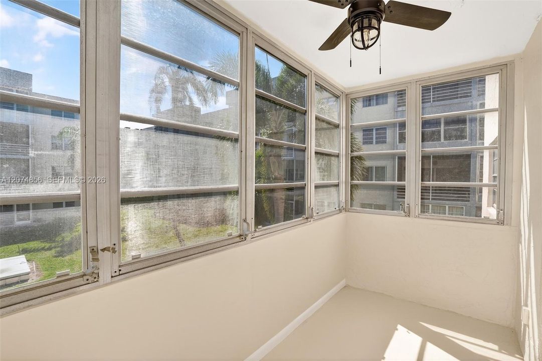 For Rent: $1,525 (2 beds, 2 baths, 946 Square Feet)