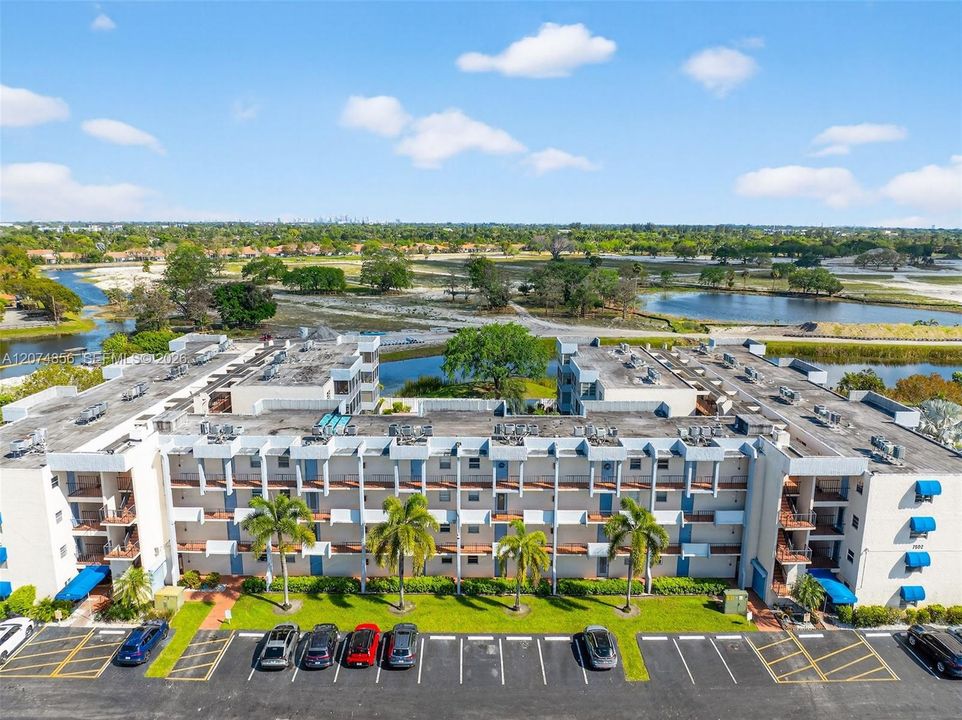 For Rent: $1,525 (2 beds, 2 baths, 946 Square Feet)