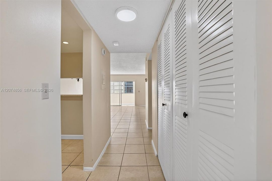 For Rent: $1,525 (2 beds, 2 baths, 946 Square Feet)