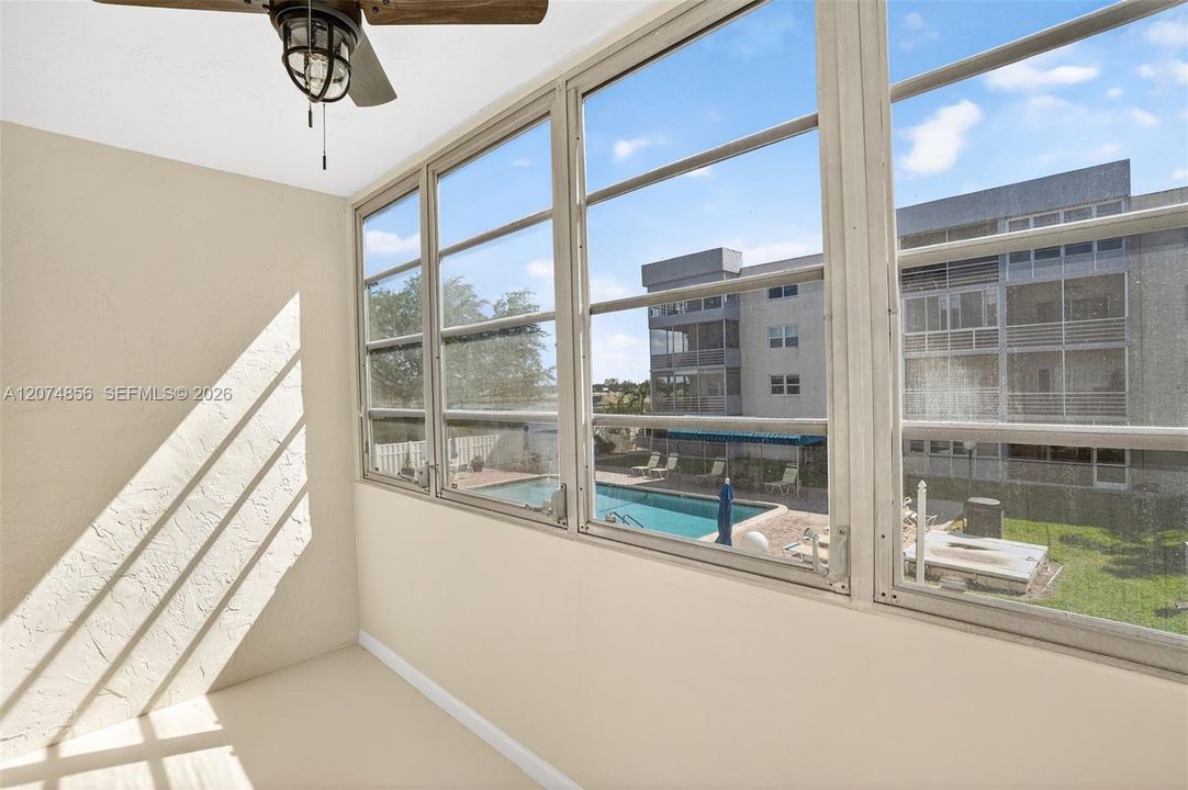 For Rent: $1,525 (2 beds, 2 baths, 946 Square Feet)