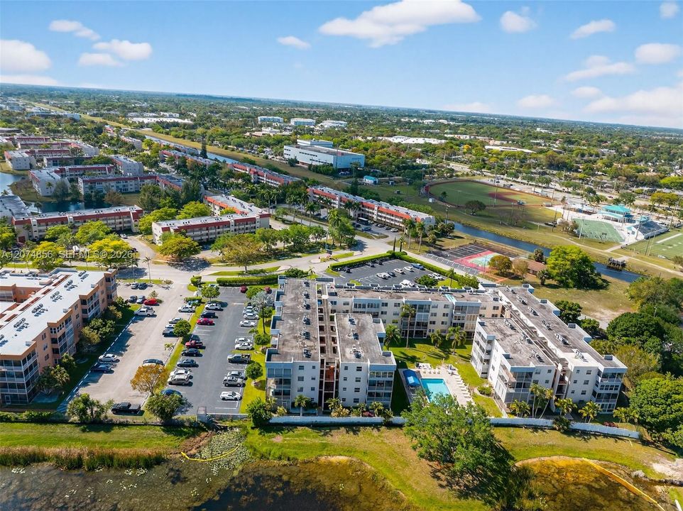 For Rent: $1,525 (2 beds, 2 baths, 946 Square Feet)