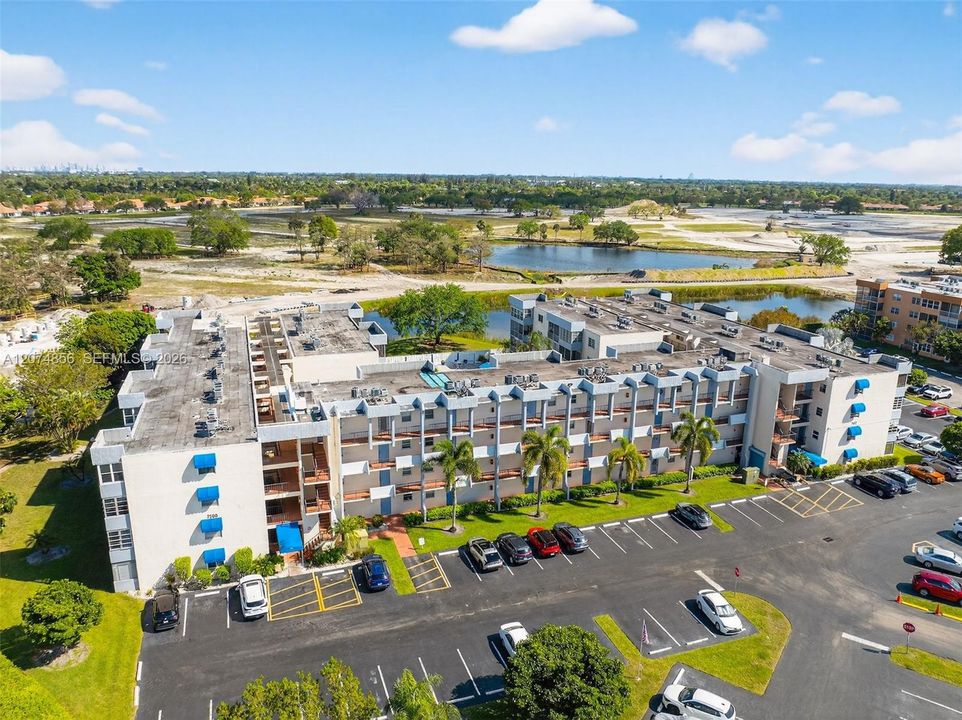 For Rent: $1,525 (2 beds, 2 baths, 946 Square Feet)