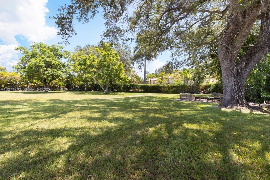 For Sale: $2,099,000 (5 beds, 3 baths, 4023 Square Feet)