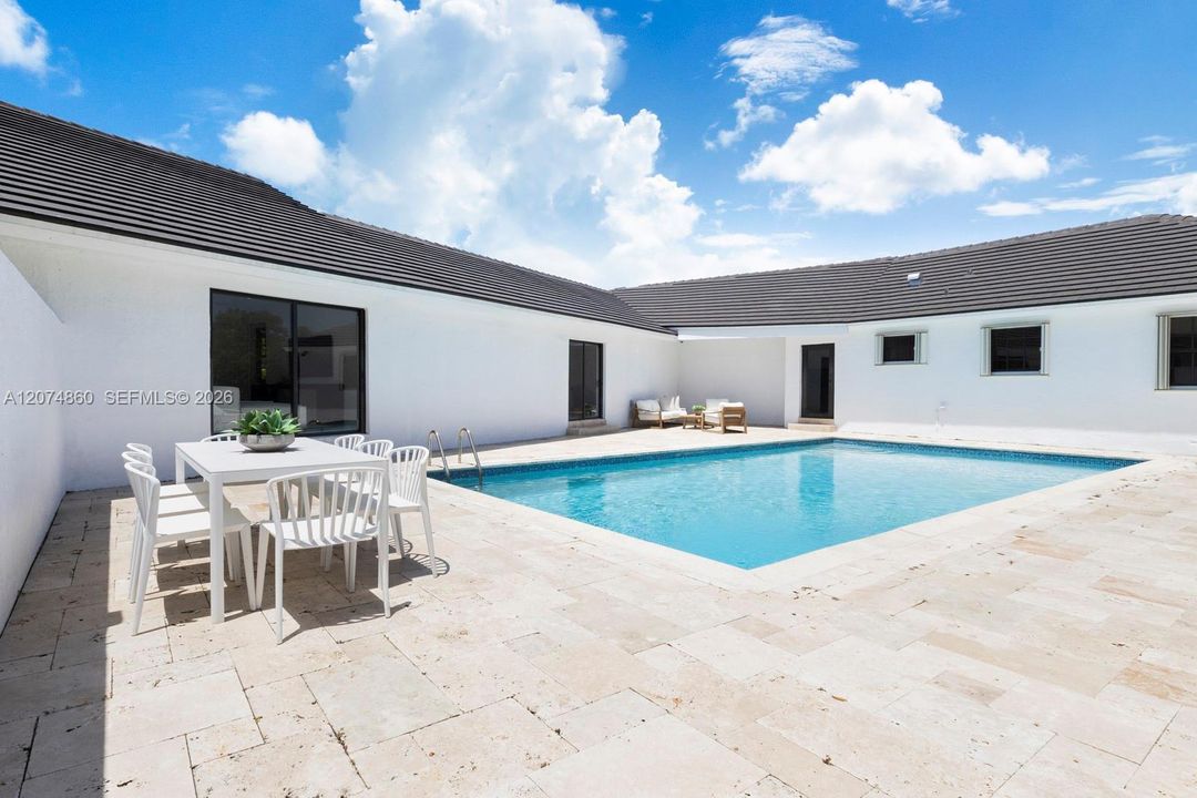 For Sale: $2,099,000 (5 beds, 3 baths, 4023 Square Feet)