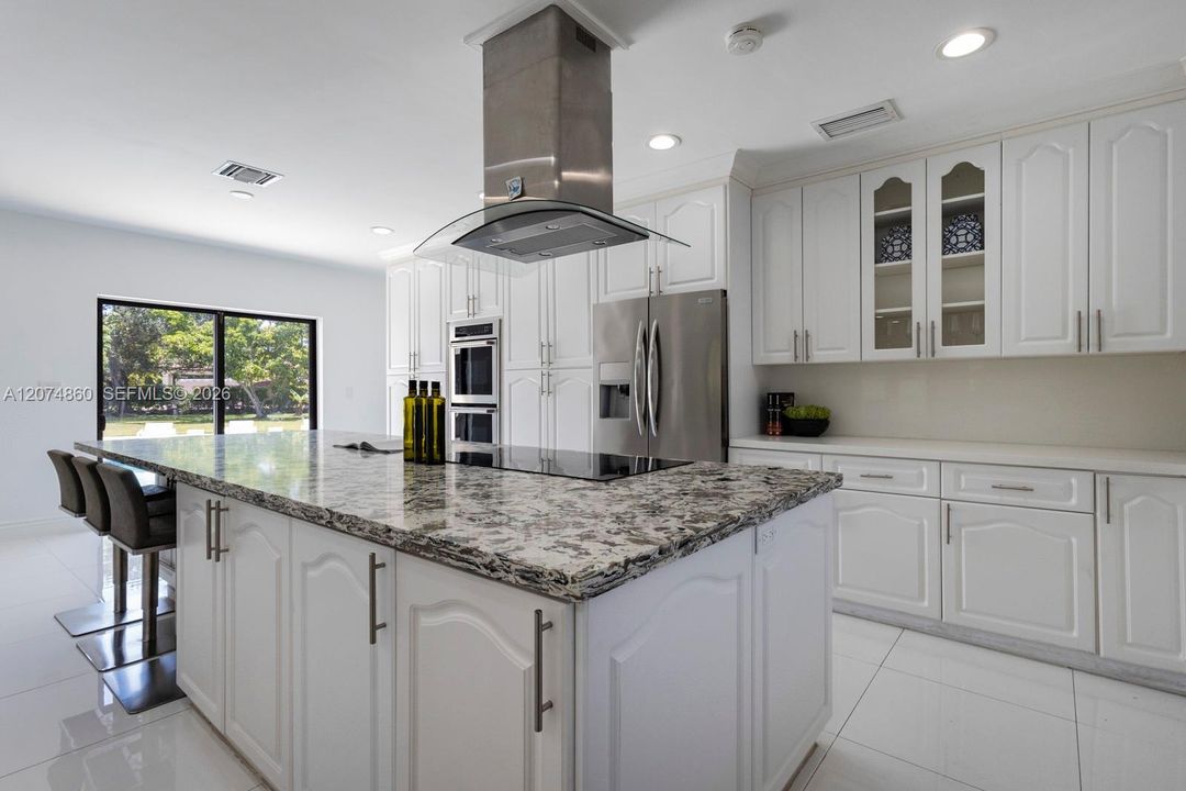 For Sale: $2,099,000 (5 beds, 3 baths, 4023 Square Feet)