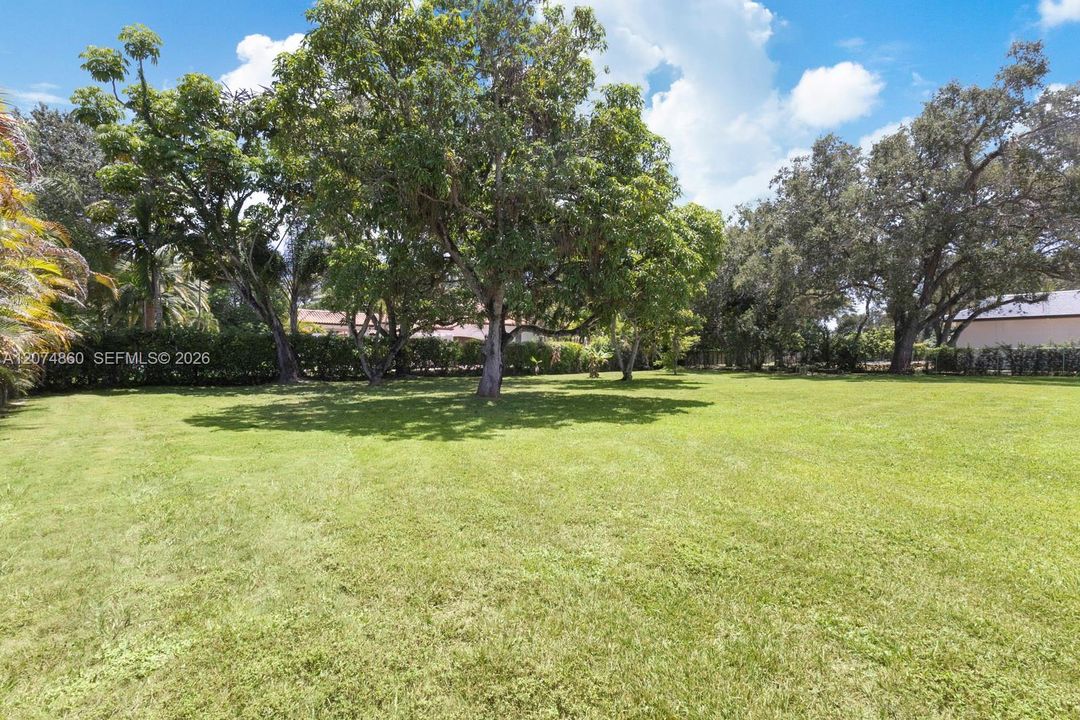 For Sale: $2,099,000 (5 beds, 3 baths, 4023 Square Feet)