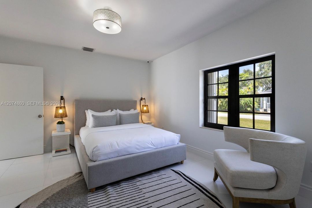 For Sale: $2,099,000 (5 beds, 3 baths, 4023 Square Feet)