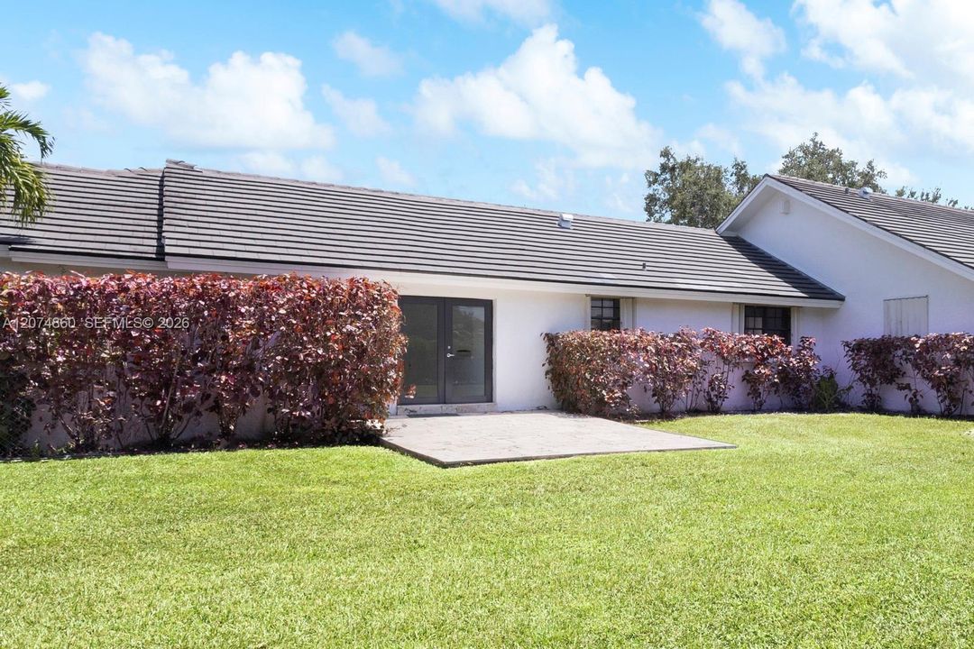 For Sale: $2,099,000 (5 beds, 3 baths, 4023 Square Feet)