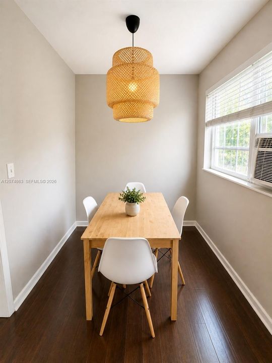 For Rent: $1,800 (1 beds, 1 baths, 650 Square Feet)