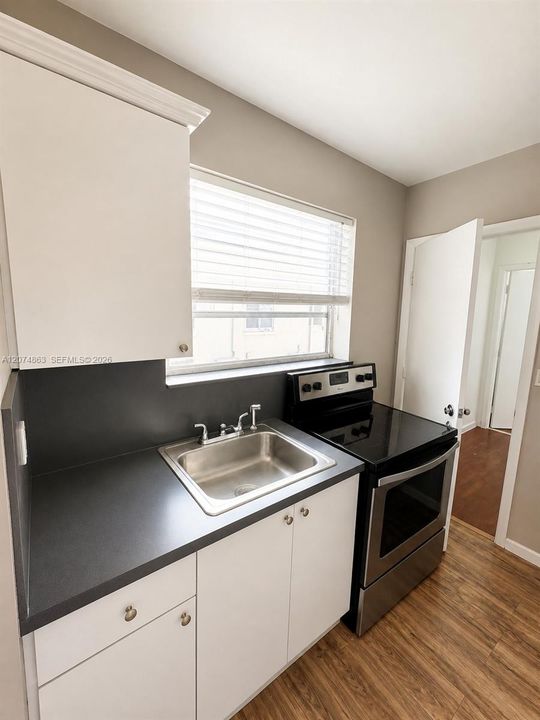 For Rent: $1,800 (1 beds, 1 baths, 650 Square Feet)