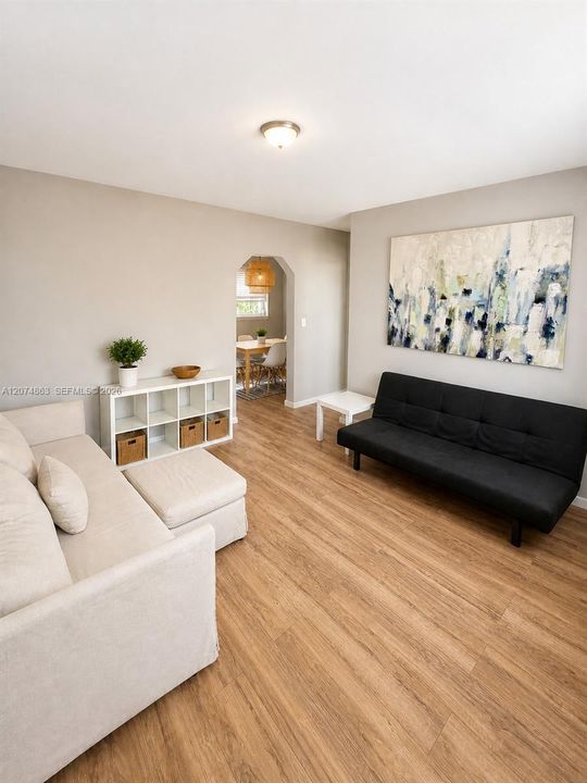 For Rent: $1,800 (1 beds, 1 baths, 650 Square Feet)