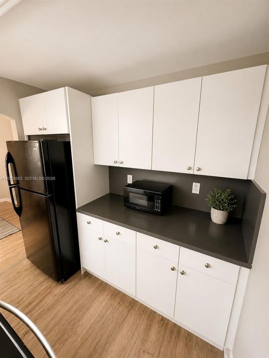 For Rent: $1,800 (1 beds, 1 baths, 650 Square Feet)