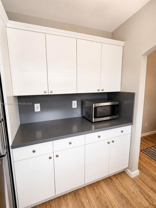 For Rent: $1,800 (1 beds, 1 baths, 650 Square Feet)