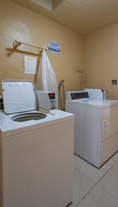 For Rent: $2,400 (2 beds, 2 baths, 1060 Square Feet)